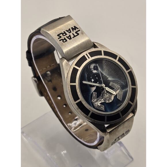 Limited Edition Fossil LI-1625 STARWARS Darth Vader Men's Silver Watch. #4930 - Picture 2 of 9